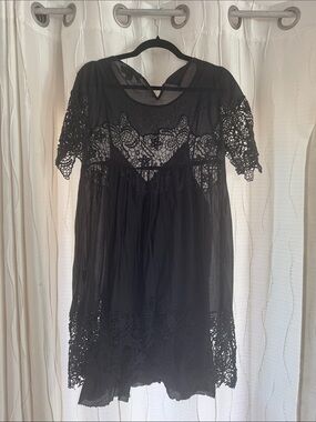 Velvet by Graham & Spencer Black Crochet Lace Mini Dress slip Back cotton
